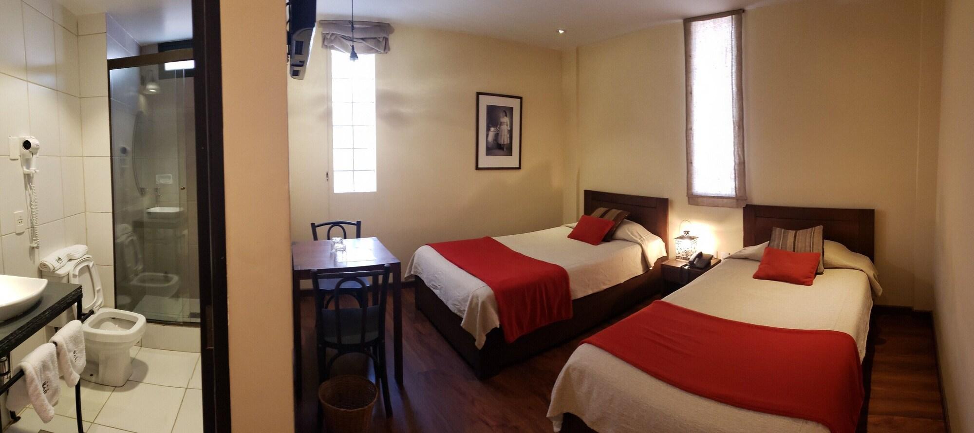 Hotel Naira 3*